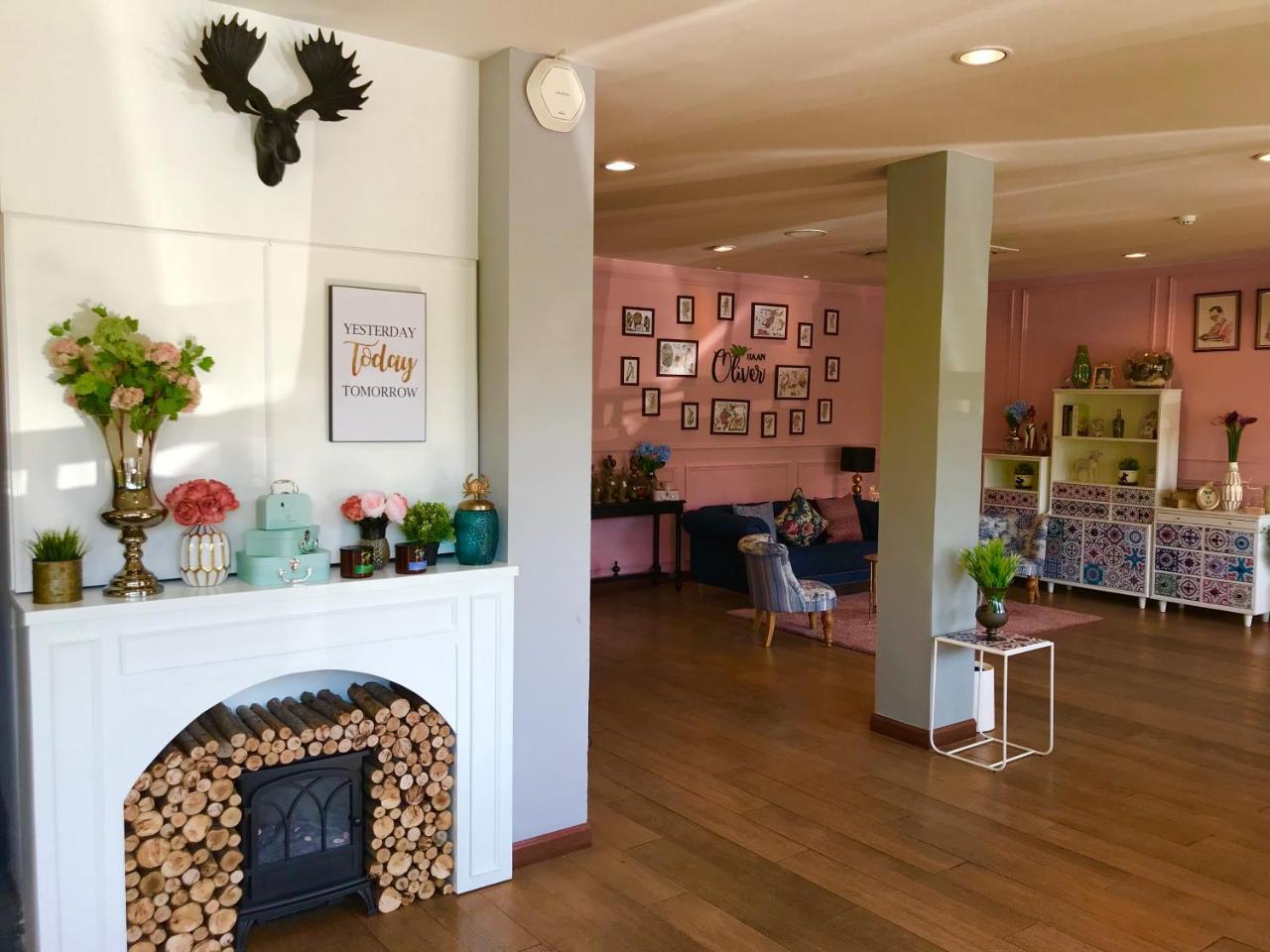 Baan Oliver Srinakarin Bangkok Ngoại thất bức ảnh