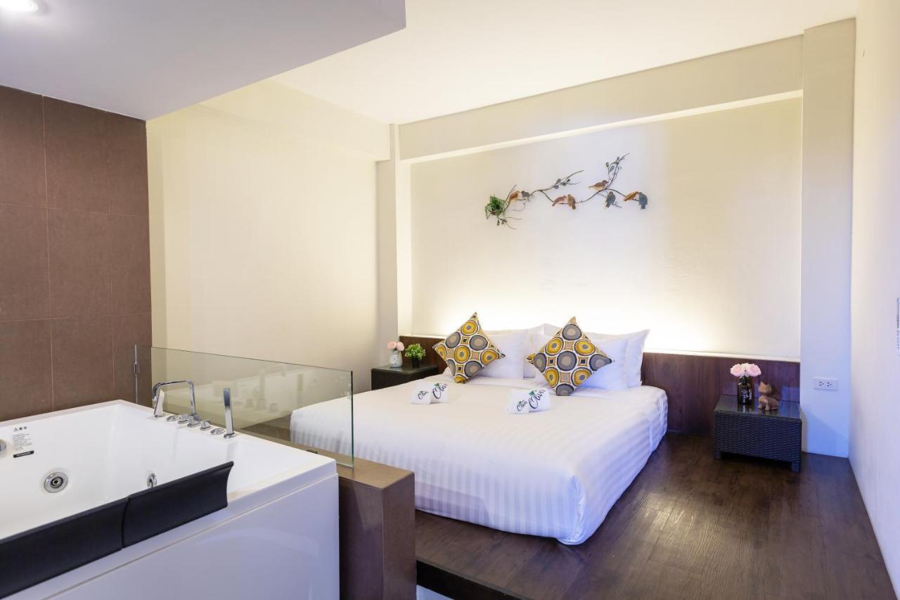 Baan Oliver Srinakarin Bangkok Ngoại thất bức ảnh