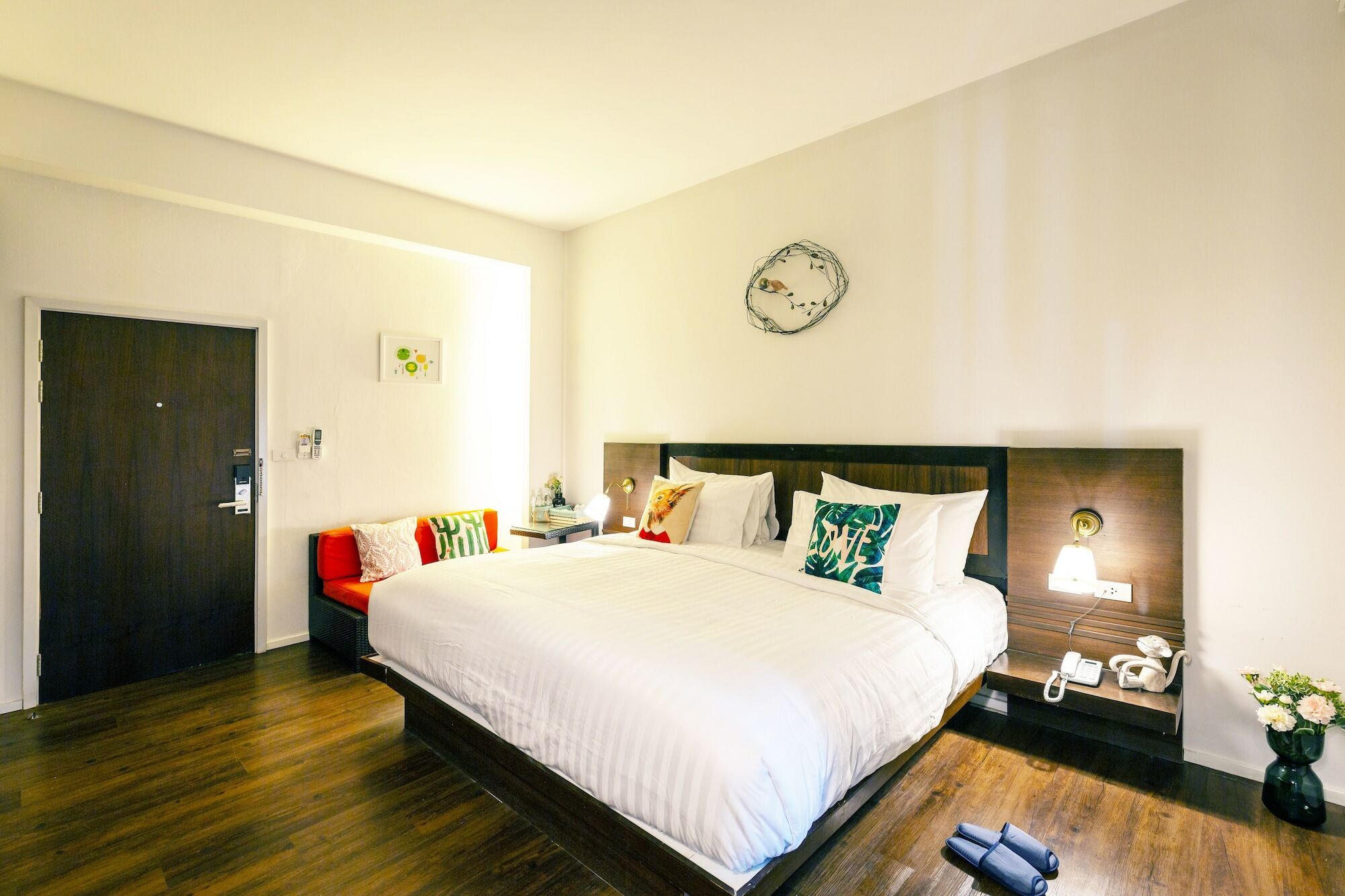 Baan Oliver Srinakarin Bangkok Ngoại thất bức ảnh