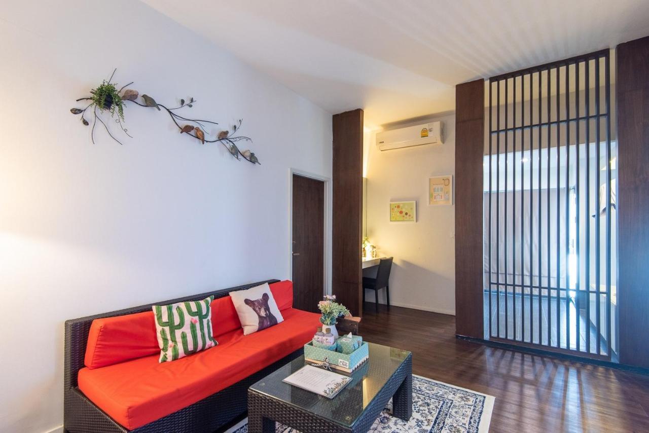 Baan Oliver Srinakarin Bangkok Ngoại thất bức ảnh