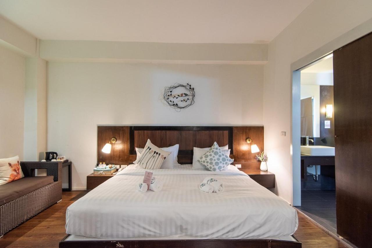 Baan Oliver Srinakarin Bangkok Ngoại thất bức ảnh